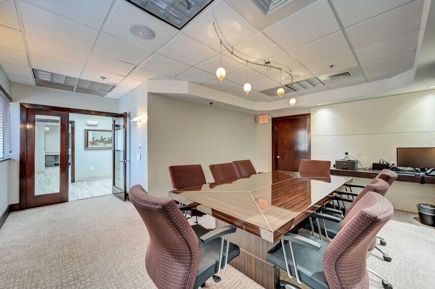 More Photos Of 2957 W Cypress Creek Rd, Fort Lauderdale Office For Sale