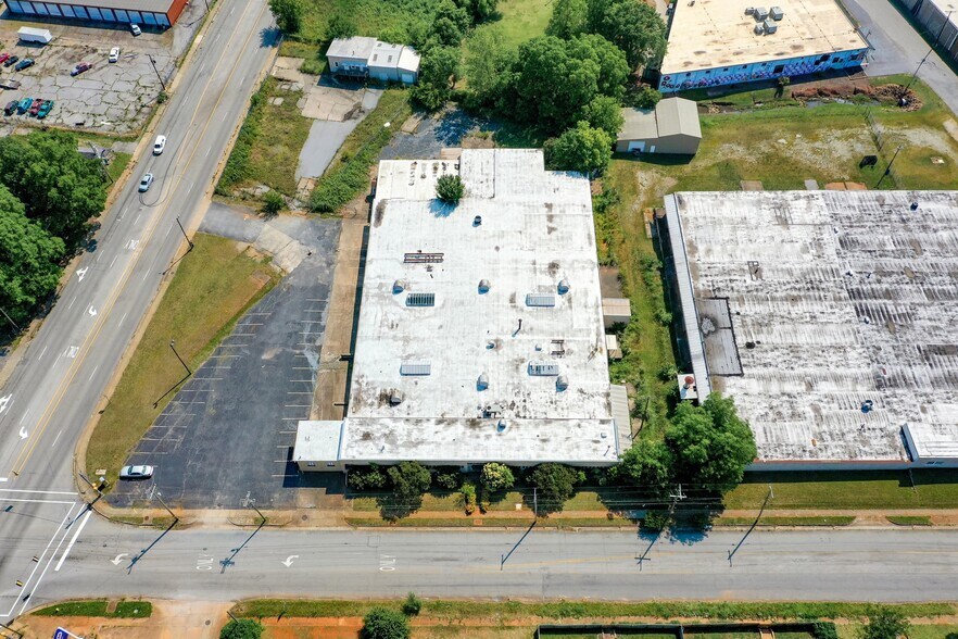 More Photos Of 1505 Buncombe Rd, Greenville Distribution For Sale