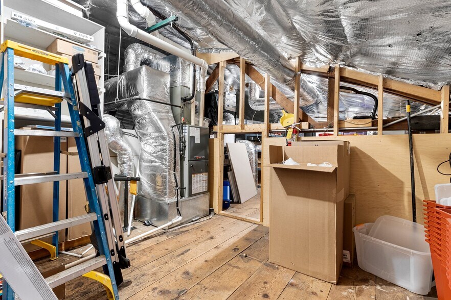 More Photos Of 445 S Adams St, Green Bay Office For Lease