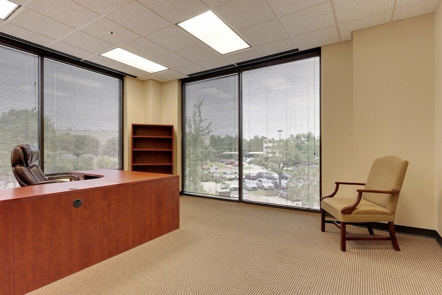 More Photos Of 8555 United Plaza Blvd, Baton Rouge Office For Lease