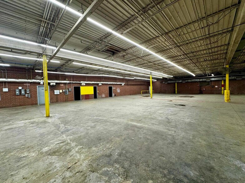More Photos Of 235 S Hampton Ave, Johnsonville Warehouse For Sale