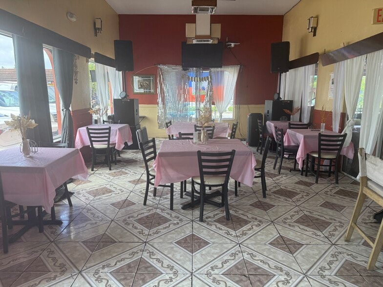 More Photos Of 14005 W Dixie Hwy, North Miami Restaurant For Sale