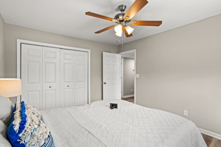 More Photos Of 110-118 Greenforest Cir, Liberty Apartments For Sale