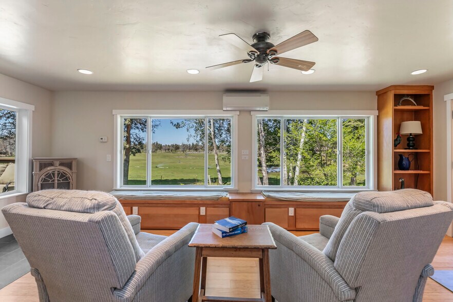 More Photos Of 61212 Obernolte Rd, Bend Specialty For Sale