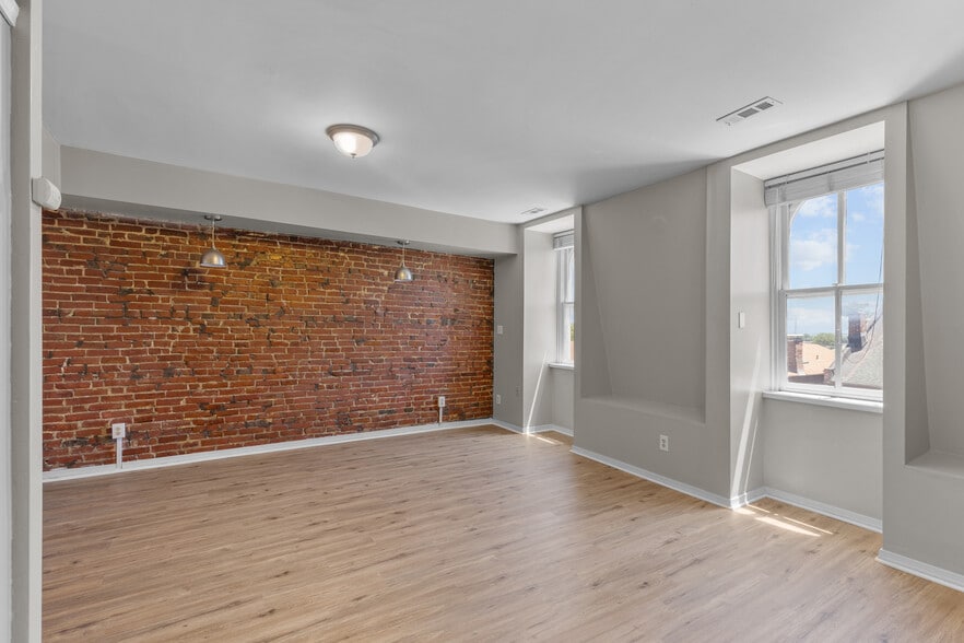 More Photos Of 1709 S 8th St, Saint Louis Apartments For Sale