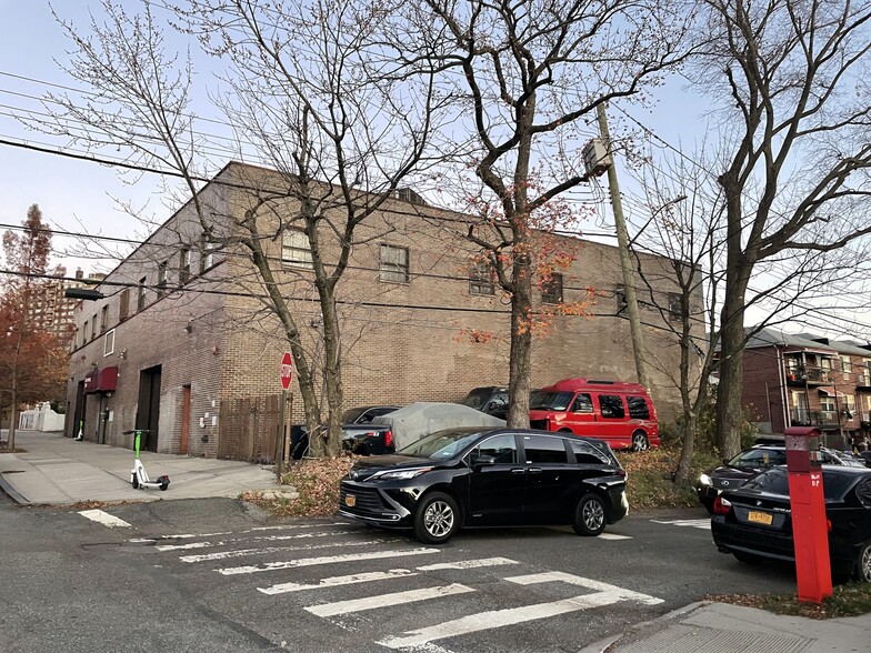 More Photos Of 1930 Adee Ave, Bronx Specialty For Lease