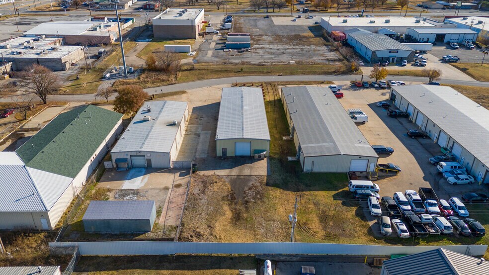 More Photos Of 12 S 111th Ave, Tulsa Service For Lease