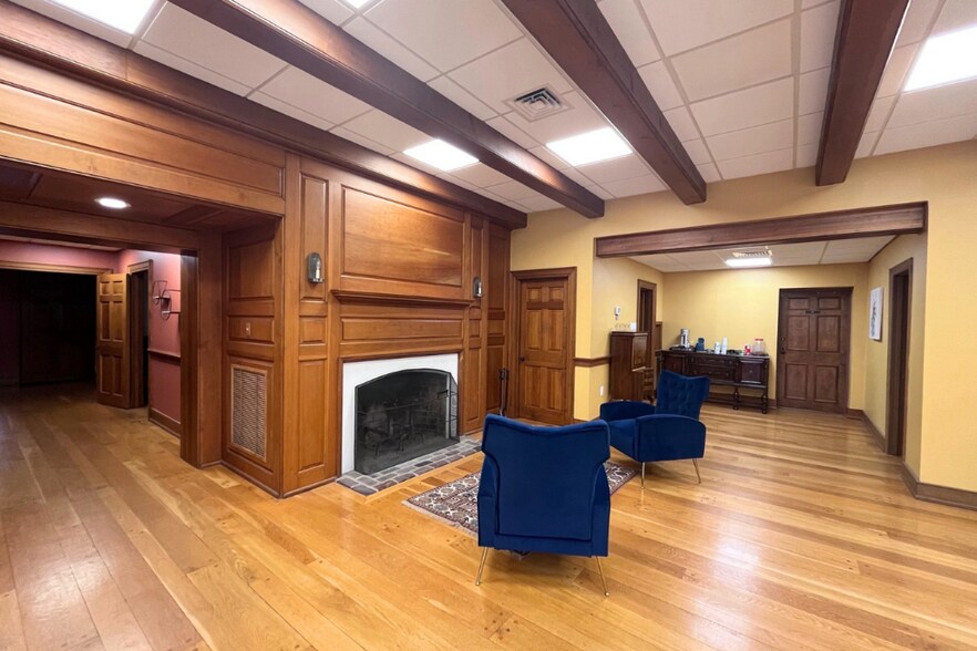 More Photos Of 5809-5811 Kennett Pike, Wilmington Medical For Sale