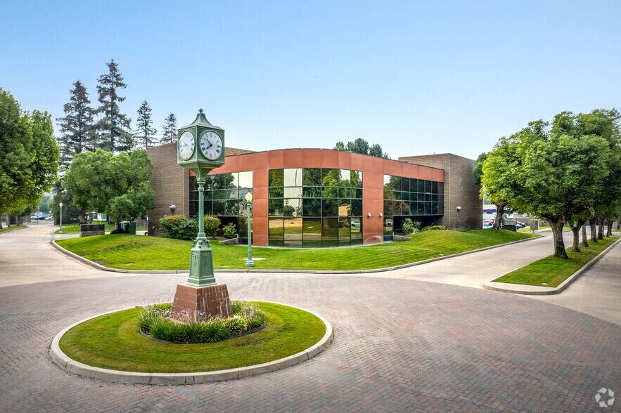 More Photos Of 4000 Physicians Blvd, Bakersfield Medical For Sale