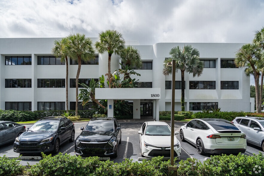 More Photos Of 1800 NW Corporate Blvd, Boca Raton Office For Lease