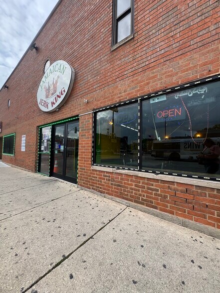 More Photos Of 200-210 E 35th St, Chicago Convenience Store For Sale