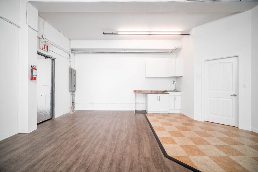 More Photos Of 20172 113 B Ave, Maple Ridge Light Manufacturing For Sale