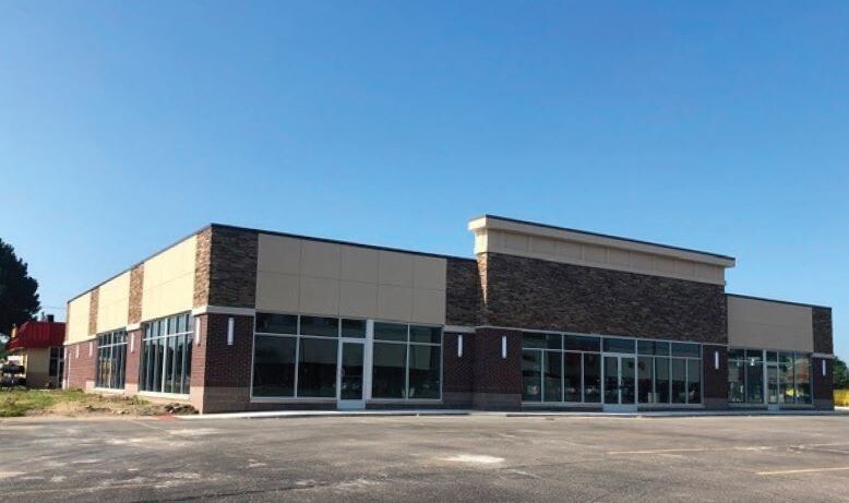 Primary Photo Of 2999 E Big Beaver Rd, Troy Medical For Lease