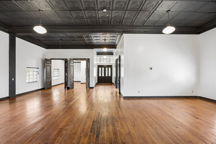 More Photos Of 2602 Kings Rd, Dallas Religious Facility For Sale