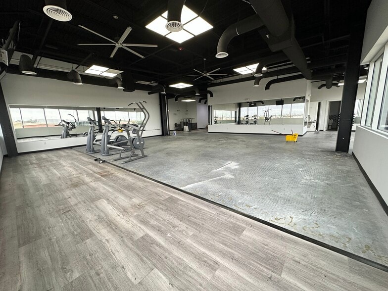 More Photos Of 6914 Brisbane Ct, Sugar Land Medical For Lease