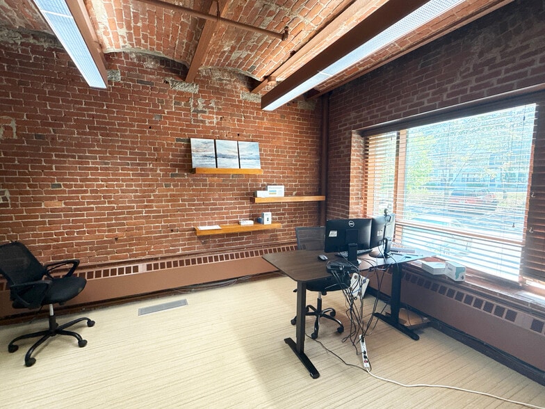 More Photos Of 1 Cate St, Portsmouth Office For Sale