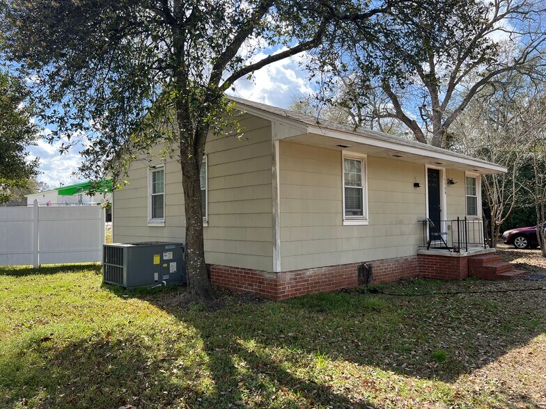 More Photos Of 1513 Rice Ave, Dublin Carwash For Sale