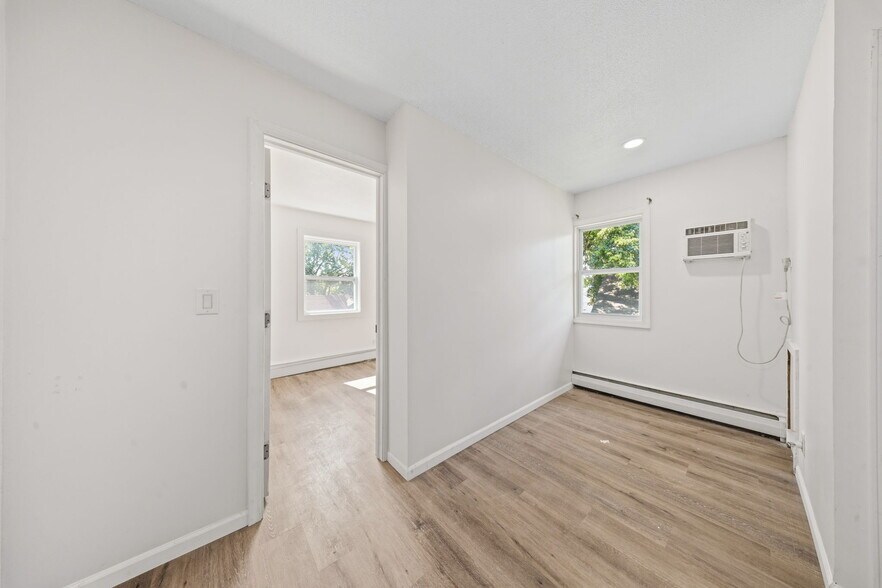 More Photos Of 2528 17th Ave S, Minneapolis Apartments For Sale