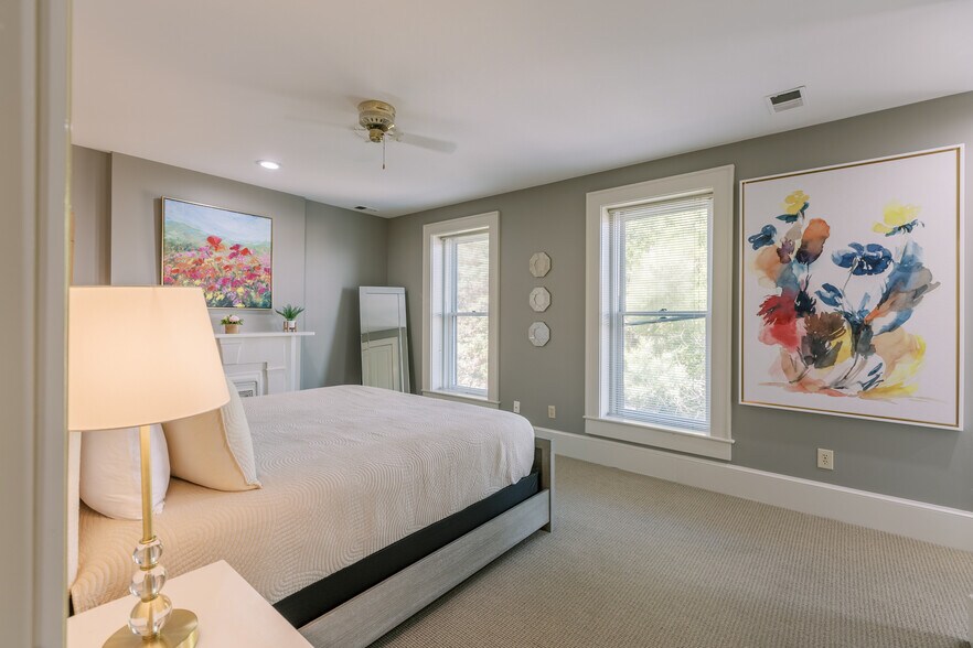 More Photos Of 300 Madison Pl, Lexington Apartments For Sale