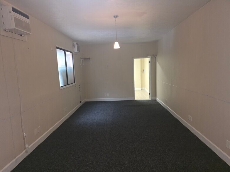 More Photos Of 99-930 Iwaena St, Aiea Warehouse For Lease