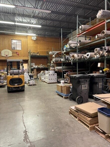 More Photos Of 100 Weymouth St, Rockland Warehouse For Lease