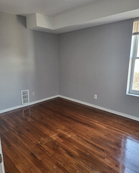 More Photos Of 342 E 71st St, Chicago Apartments For Lease