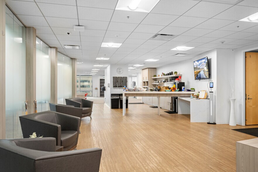 More Photos Of 301 N Lake Ave, Pasadena Office For Lease