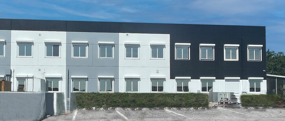 More Photos Of 1991-1993 Industrial Dr, Deland Loft Creative Space For Sale