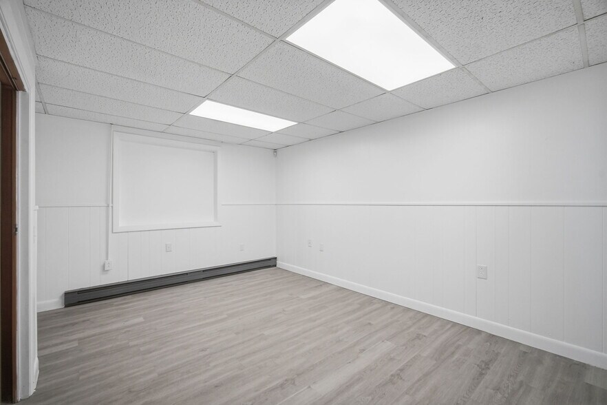 More Photos Of 14 Easthampton Rd, Northampton Warehouse For Lease