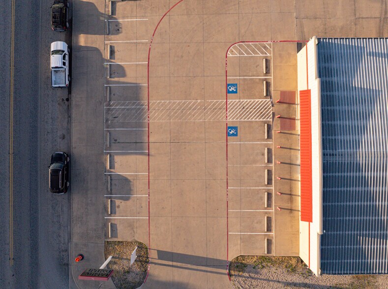 More Photos Of 1106 Conrad Hilton Blvd, Cisco Freestanding For Sale