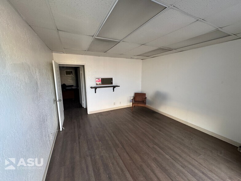 More Photos Of 4040 Easton Dr, Bakersfield Light Manufacturing For Lease