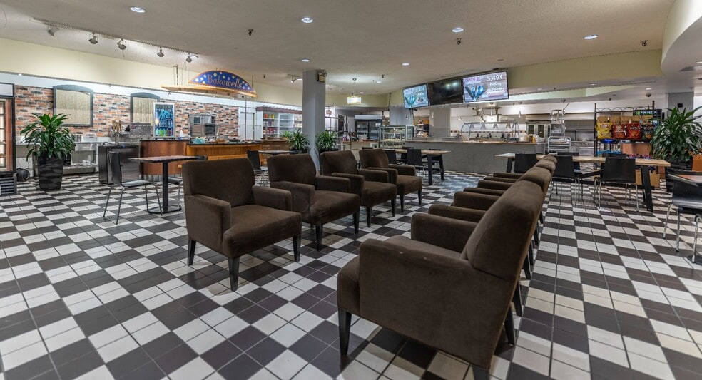 More Photos Of 5640 Spring Garden Rd, Halifax Freestanding For Lease