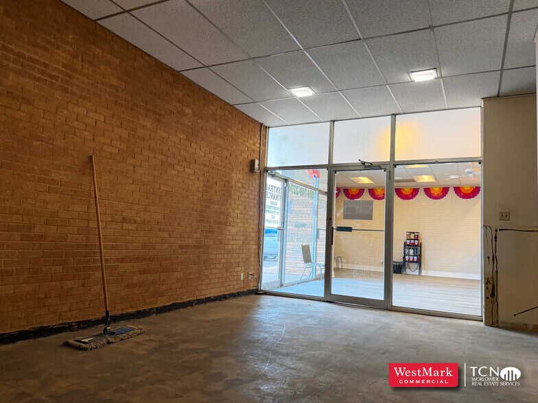 More Photos Of 2310 Ave. Q, Lubbock Office For Lease