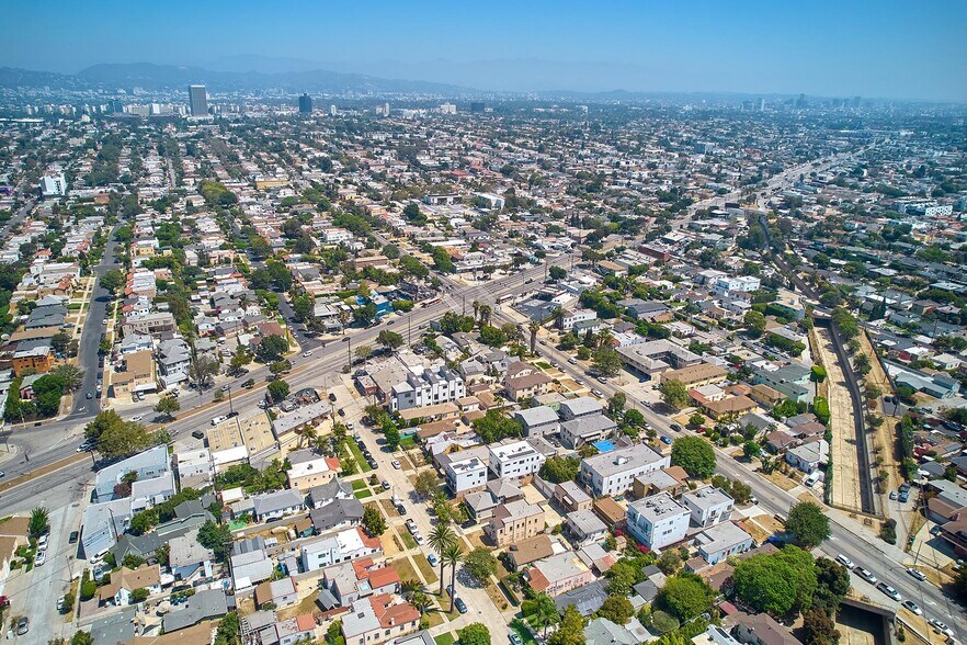 More Photos Of 5506 Venice Blvd, Los Angeles Specialty For Lease