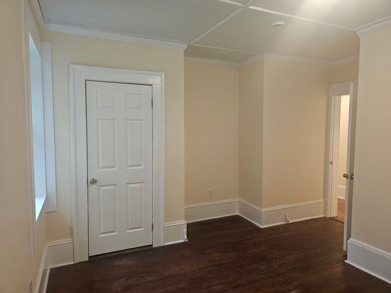 More Photos Of 354 S Main St, Thomaston Apartments For Sale
