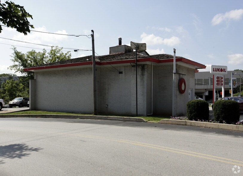 More Photos Of 115-125 E Swedesford Rd, Wayne Unknown For Lease