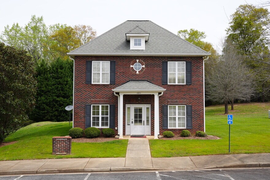 Primary Photo Of 1971 S Pine St, Spartanburg Office For Lease