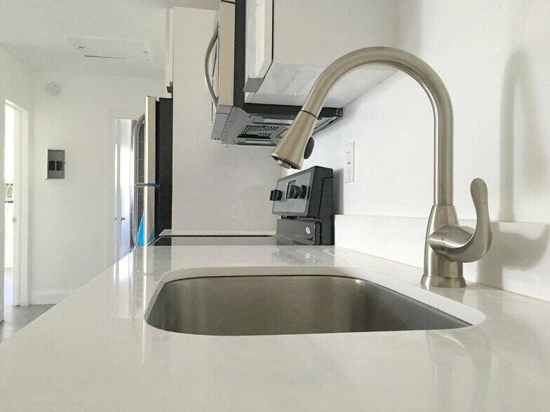 More Photos Of 13201 Memorial Hwy, North Miami Apartments For Sale