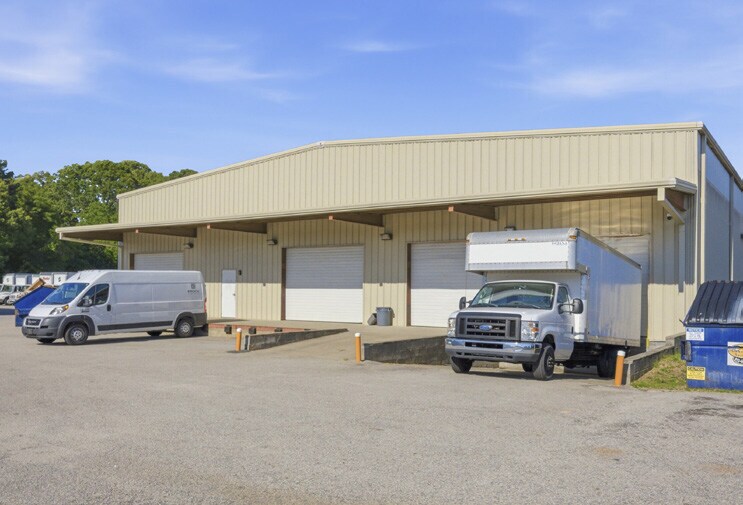 More Photos Of 2321 Hope Mills Rd, Fayetteville Unknown For Lease