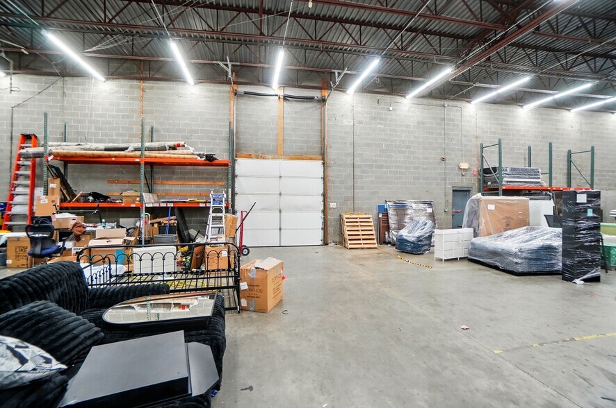 More Photos Of 50 Eswin St, Cincinnati Freestanding For Sale