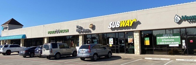 More Photos Of 2820-2834 S Hulen St, Fort Worth Unknown For Lease