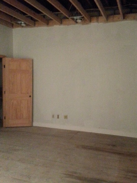 More Photos Of 22 Campbell Ave SE, Roanoke Storefront Retail Residential For Lease