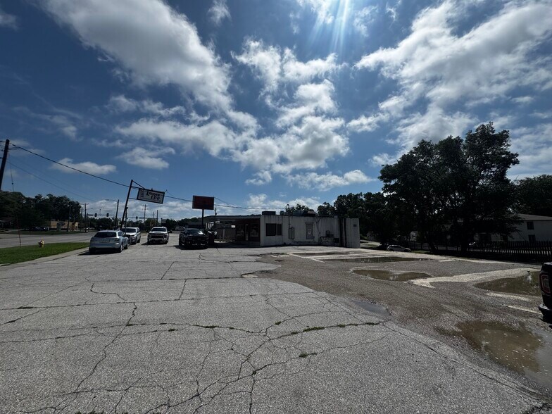 More Photos Of 1306-1320 Grand Ave, West Des Moines Land For Sale