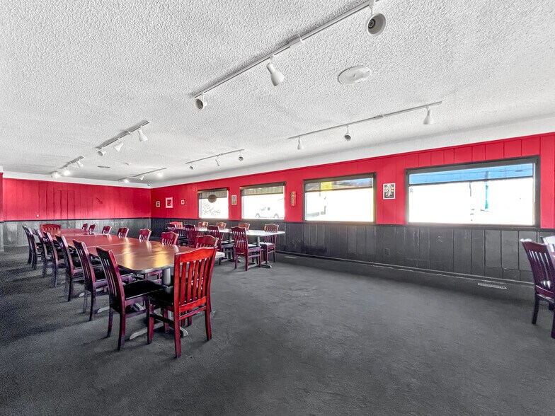 More Photos Of 15371 Highway 13 S, Hurricane Mills Restaurant For Lease