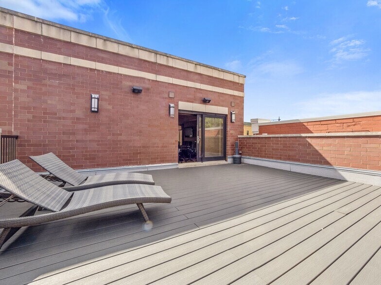 More Photos Of 4650-52 Lawrence, Chicago Office For Sale