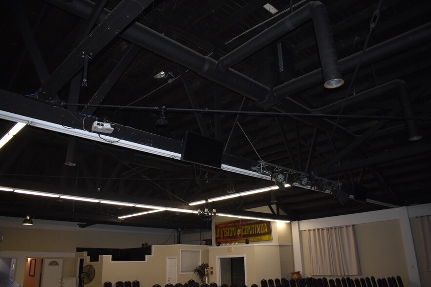 More Photos Of 1150 E Compton Blvd, Compton Auto Repair For Sale