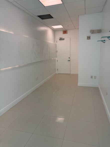 More Photos Of 175 SW 7th St, Miami Medical For Sale