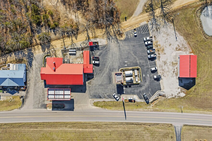More Photos Of 7 Honey Springs Loop, Brumley Service Station For Sale