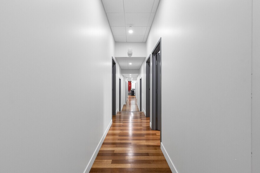 More Photos Of 5220 Av Du Parc, Montréal Office For Sale