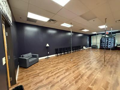 More Photos Of 1655 W Chandler Blvd, Chandler Storefront Retail Office For Lease